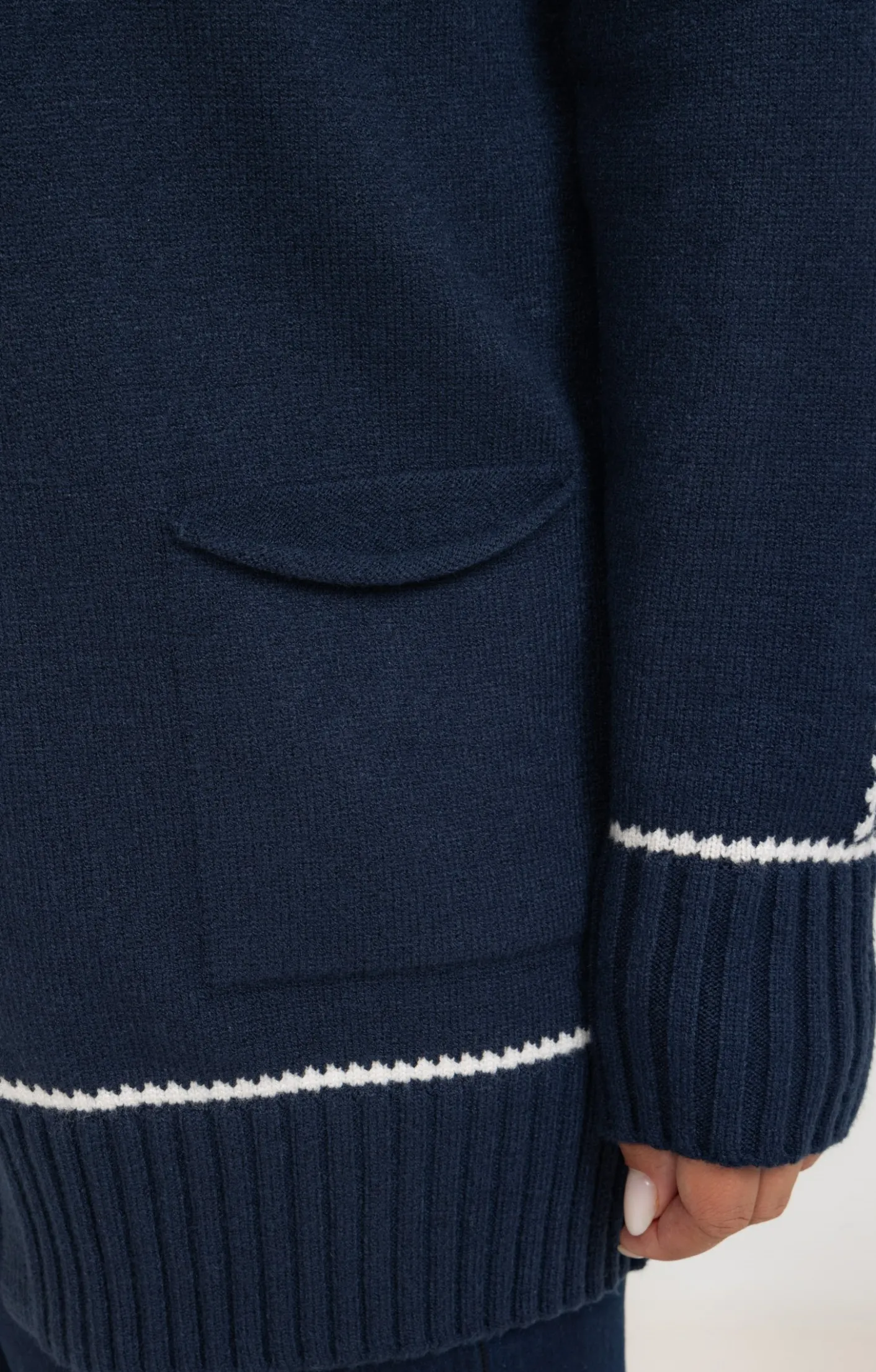 Toscane Boutique Cardigan avec détail contrasté| Pulls & Cardigans