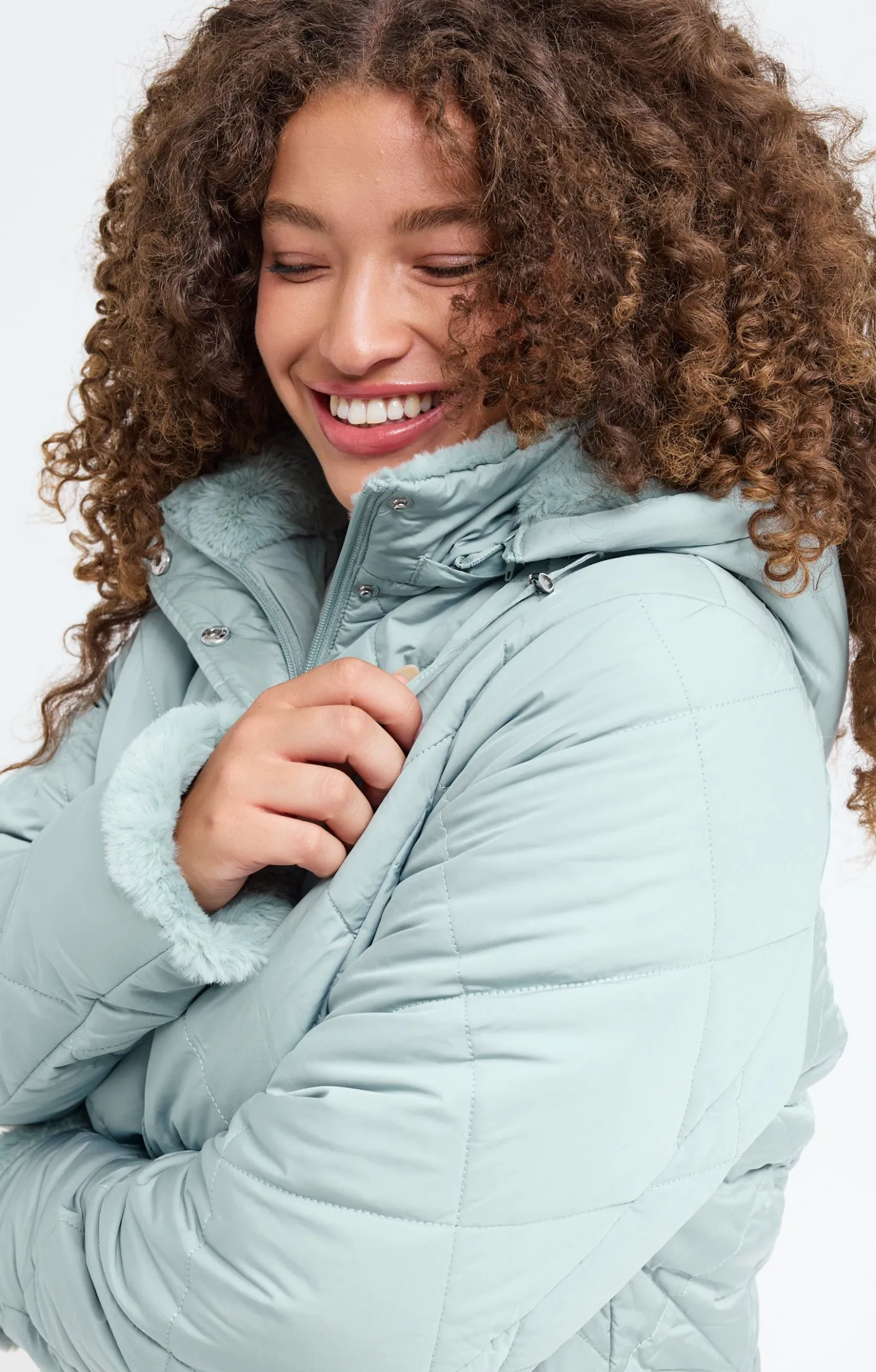 Toscane Boutique Doudoune avec capuche et fausse fourrure| Parkas & Impers
