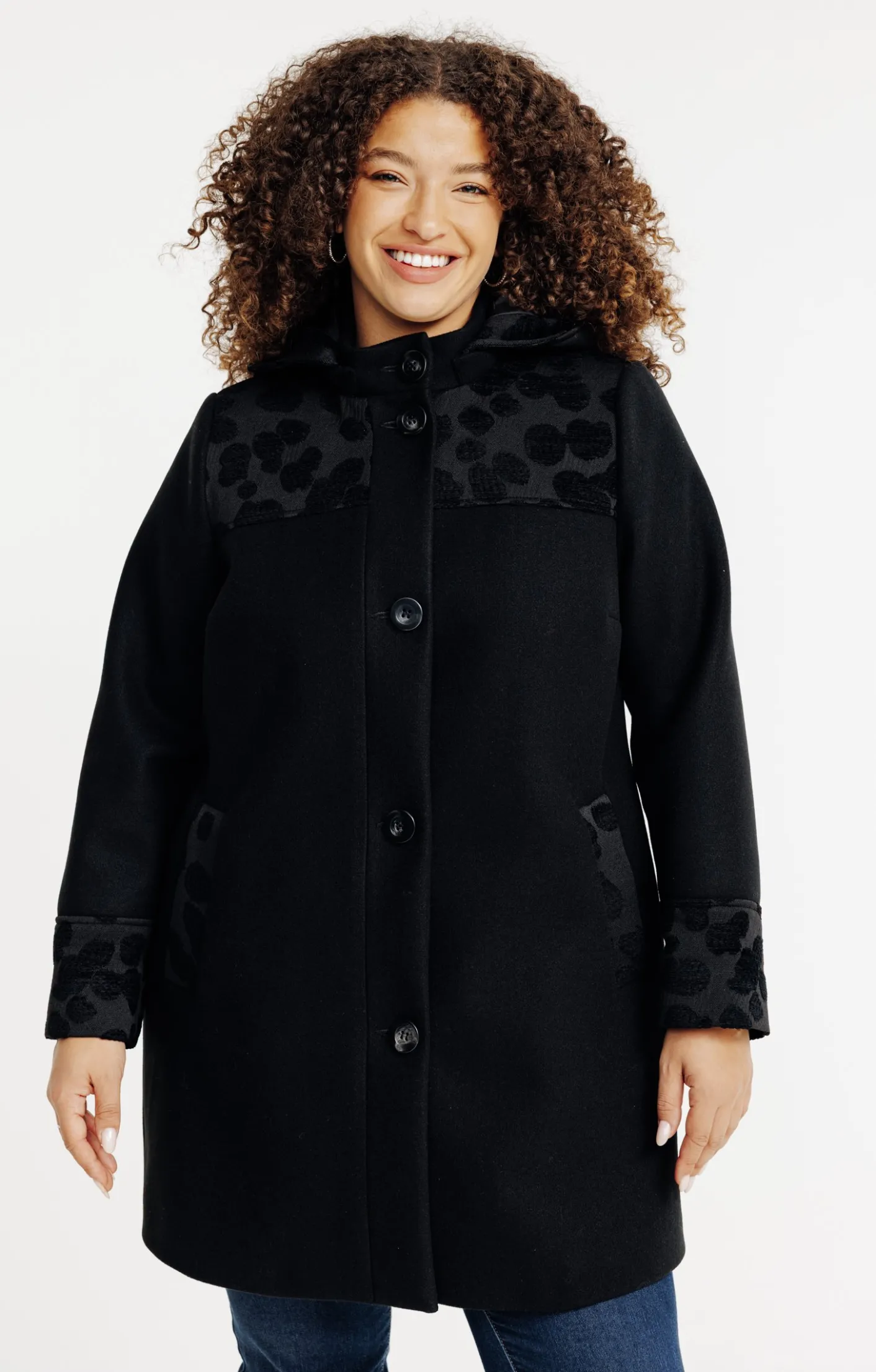 Toscane Boutique Manteau patch avec capuche| Manteaux