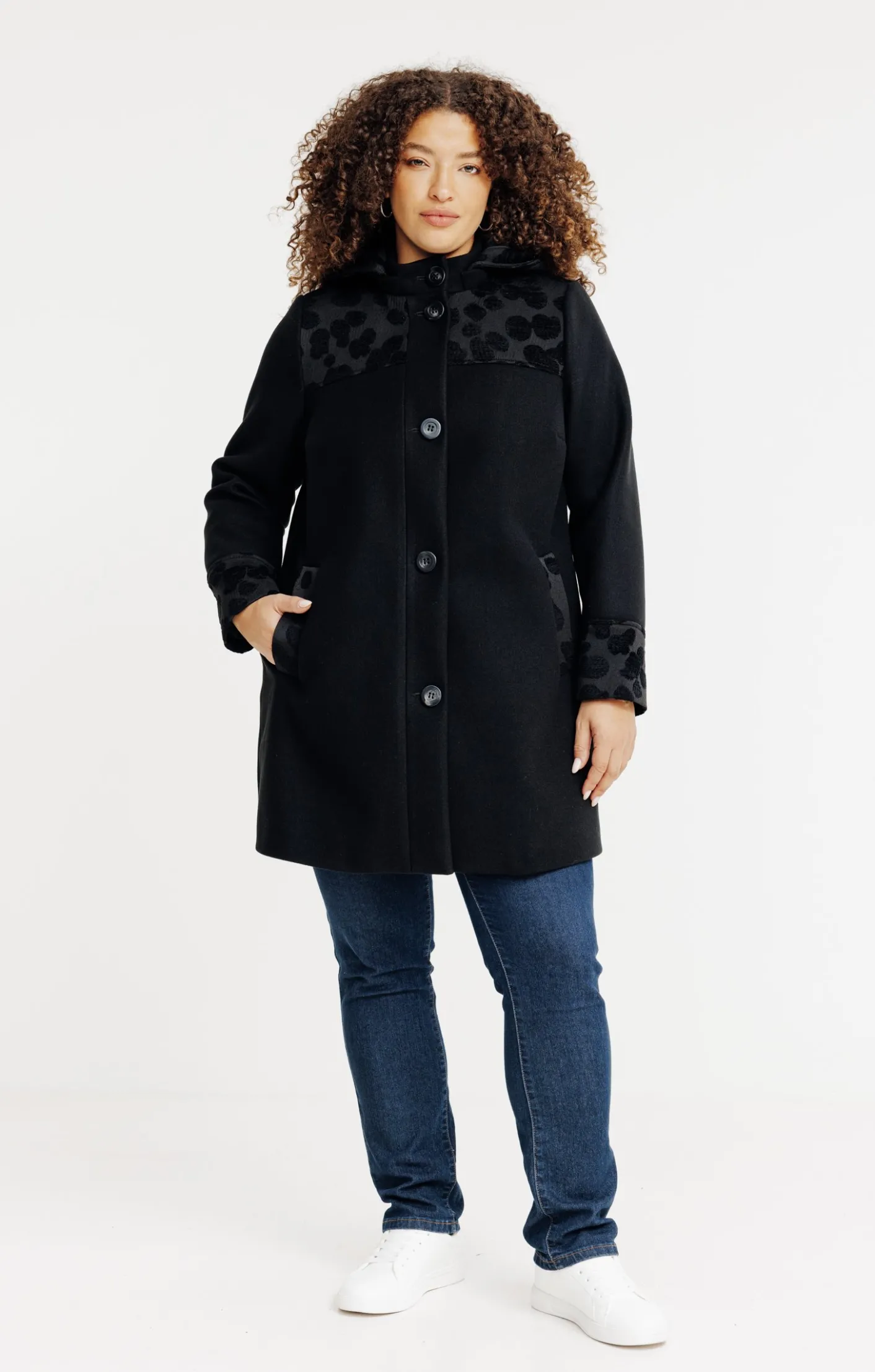 Toscane Boutique Manteau patch avec capuche| Manteaux