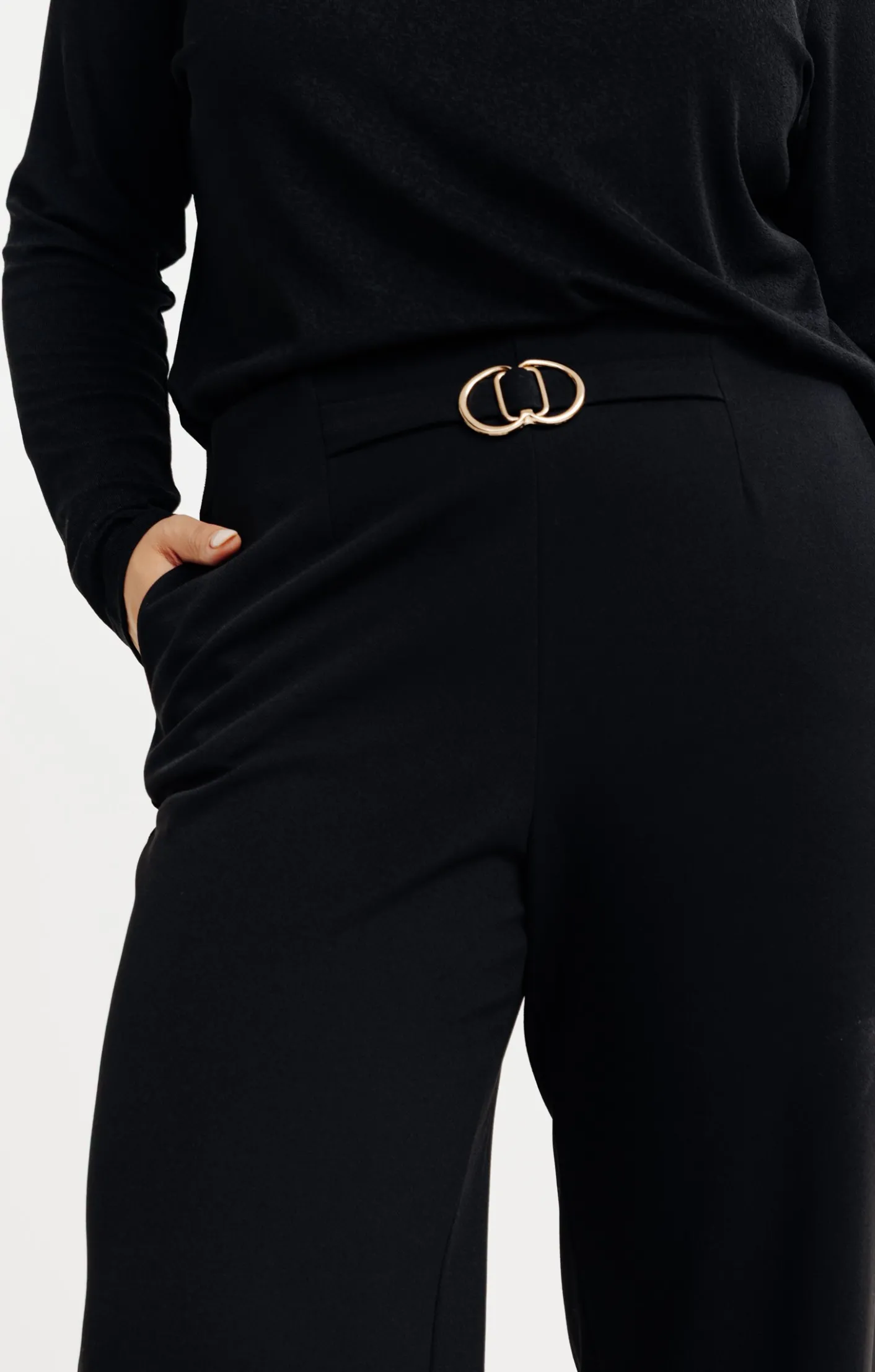Toscane Boutique Pantalon large uni à boucle| Pantalons