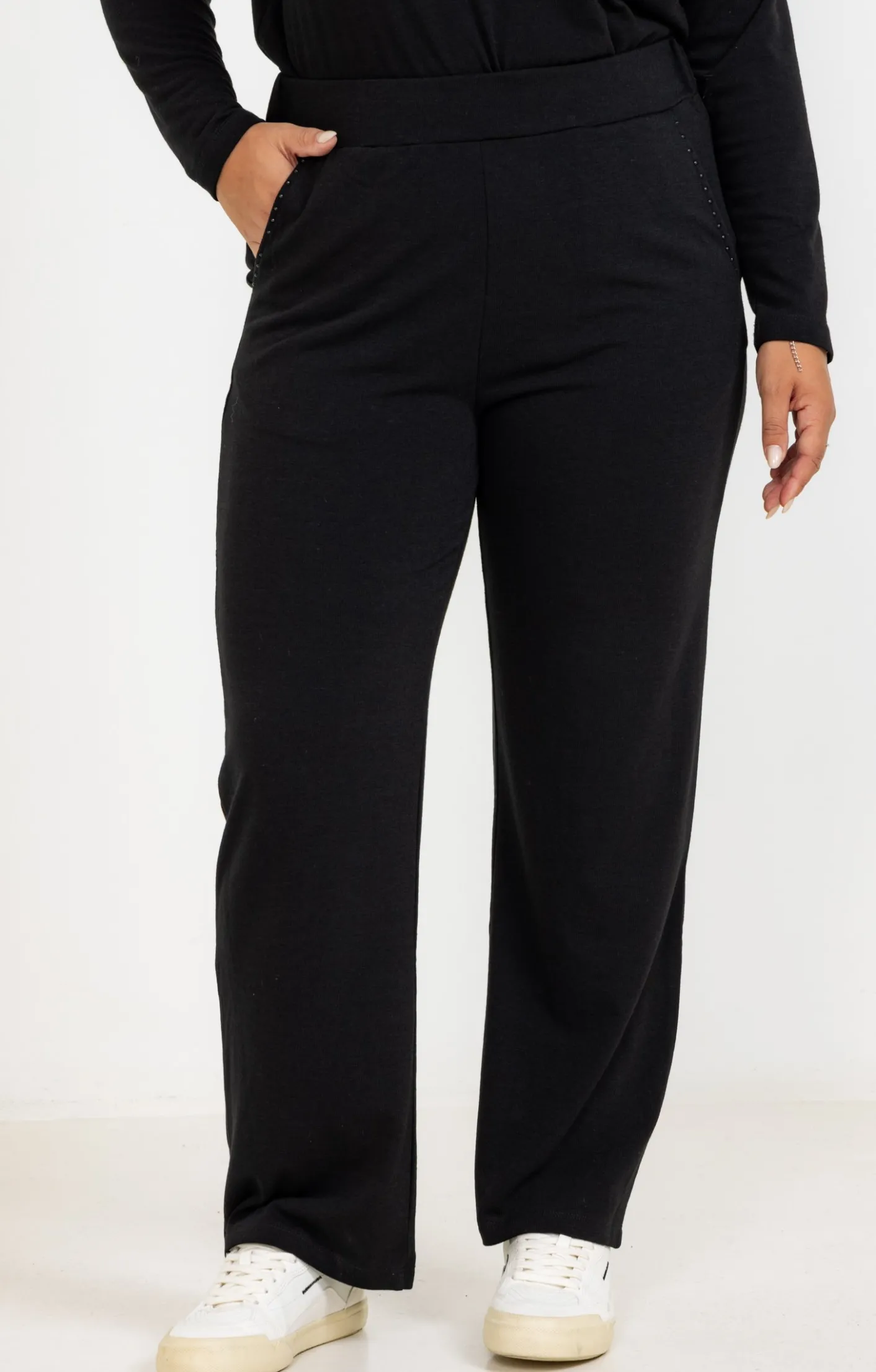 Toscane Boutique Pantalon large uni doux| Pantalons