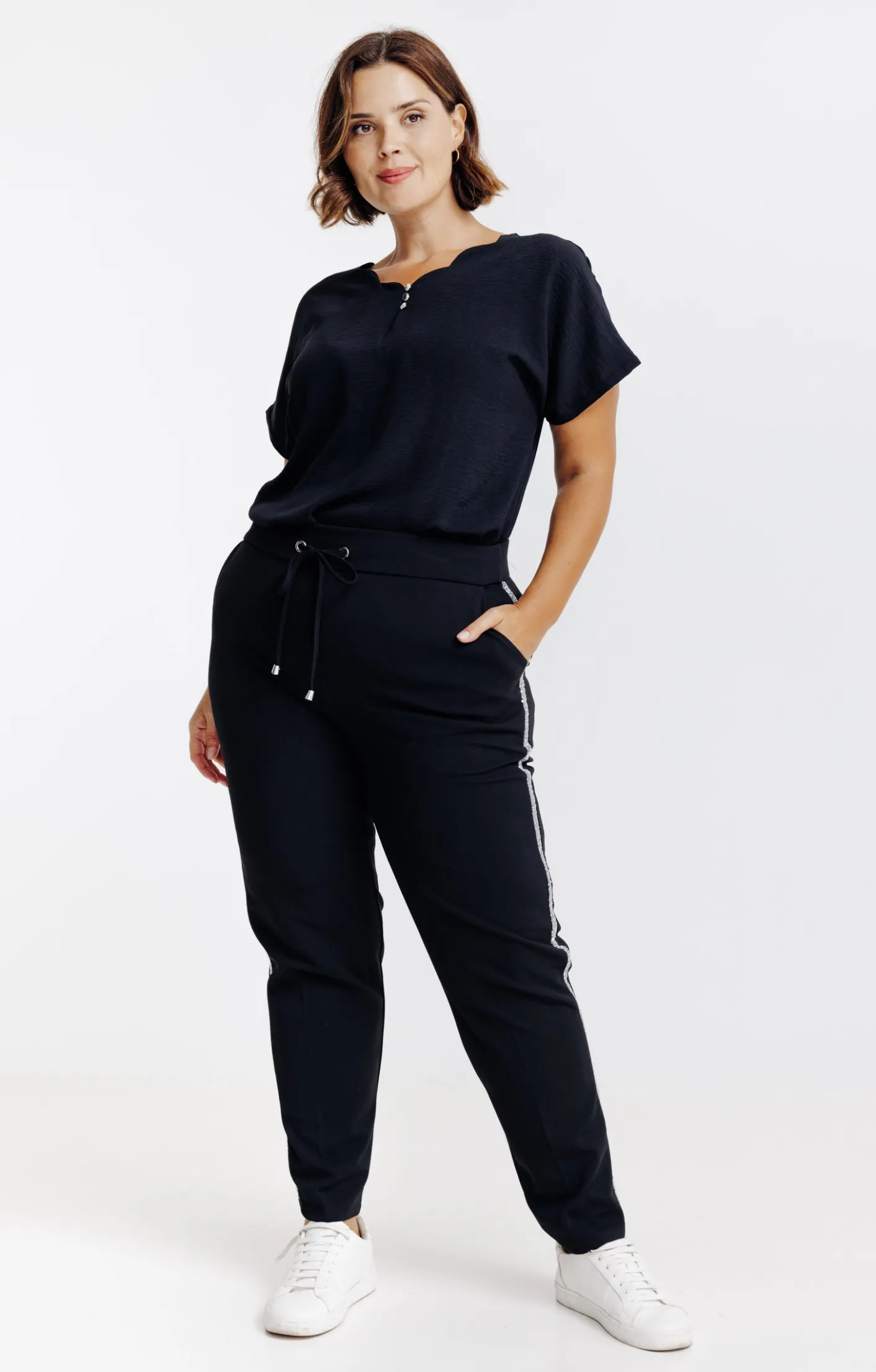 Toscane Boutique Pantalon style jogging bande paillette| Pantalons