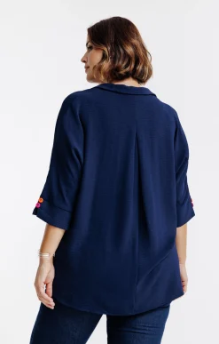 Toscane Boutique Poncho avec boutons fantaisies| Chemisiers & Tuniques