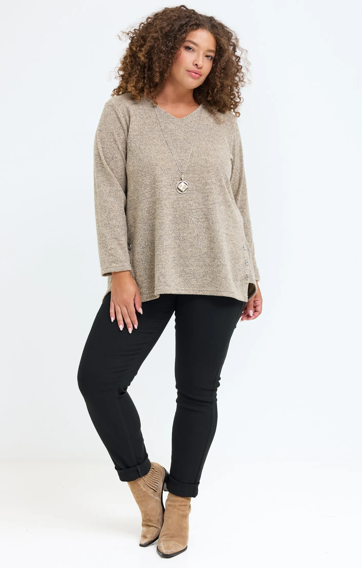Toscane Boutique Pull en maille brillante et collier| Pulls & Cardigans