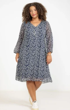 Toscane Boutique Robe imprimée plissée et collier| Robes