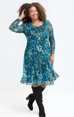 Toscane Boutique Robe patineuse en dentelle et collier| Robes