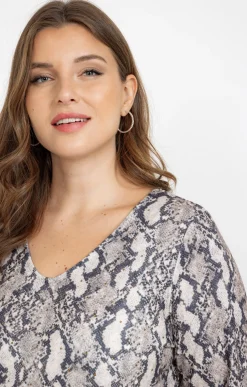 Toscane Boutique Tee-shirt maille chaude imprimé python| Tee-shirts