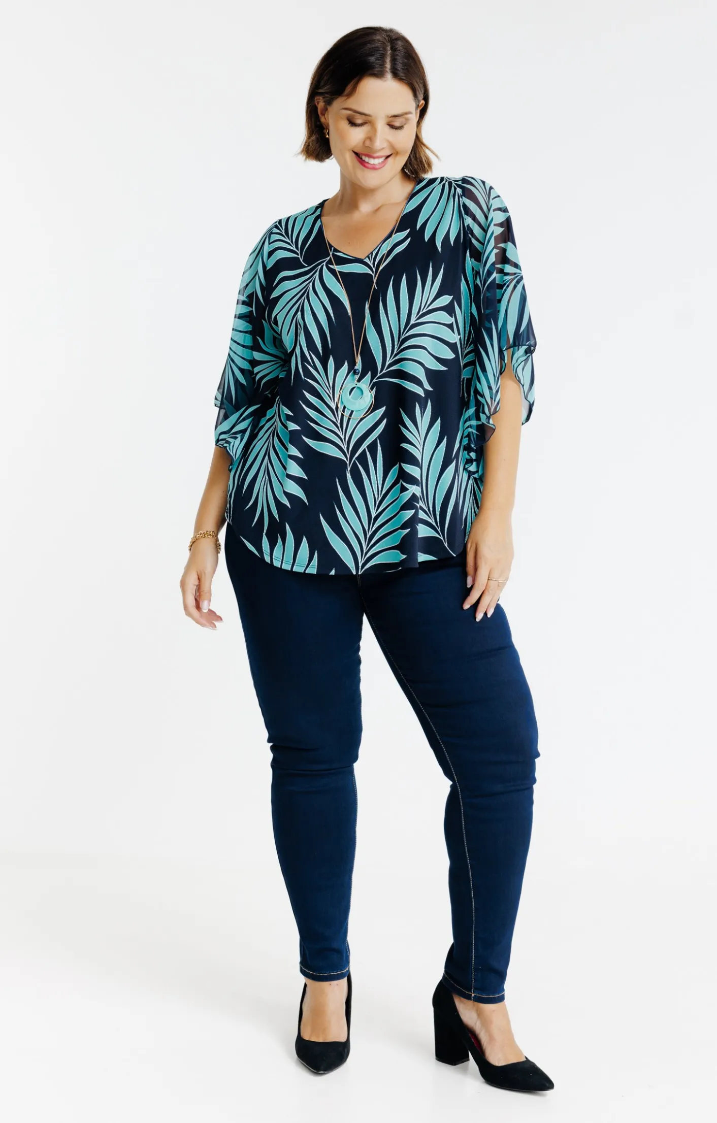 Toscane Boutique Tee-shirt poncho imprimé avec collier| Tee-shirts