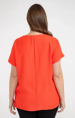Toscane Boutique Tee-shirt uni avec feston| Tee-shirts
