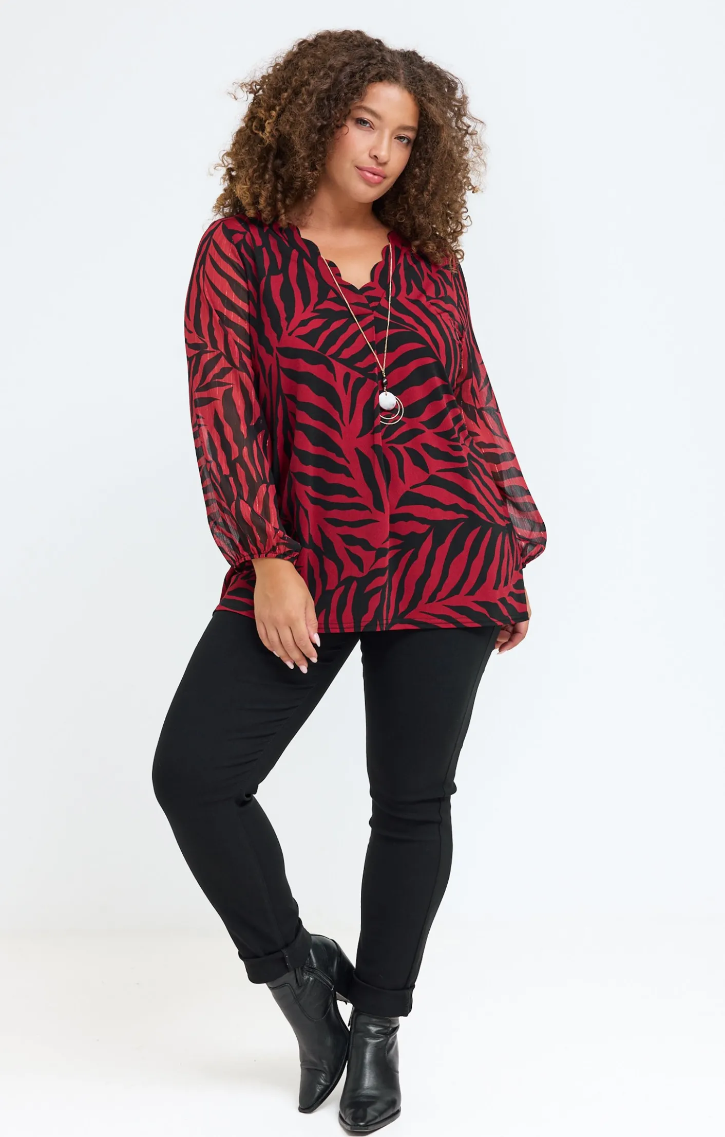 Toscane Boutique Tee-shrit imprimé et collier| Tee-shirts