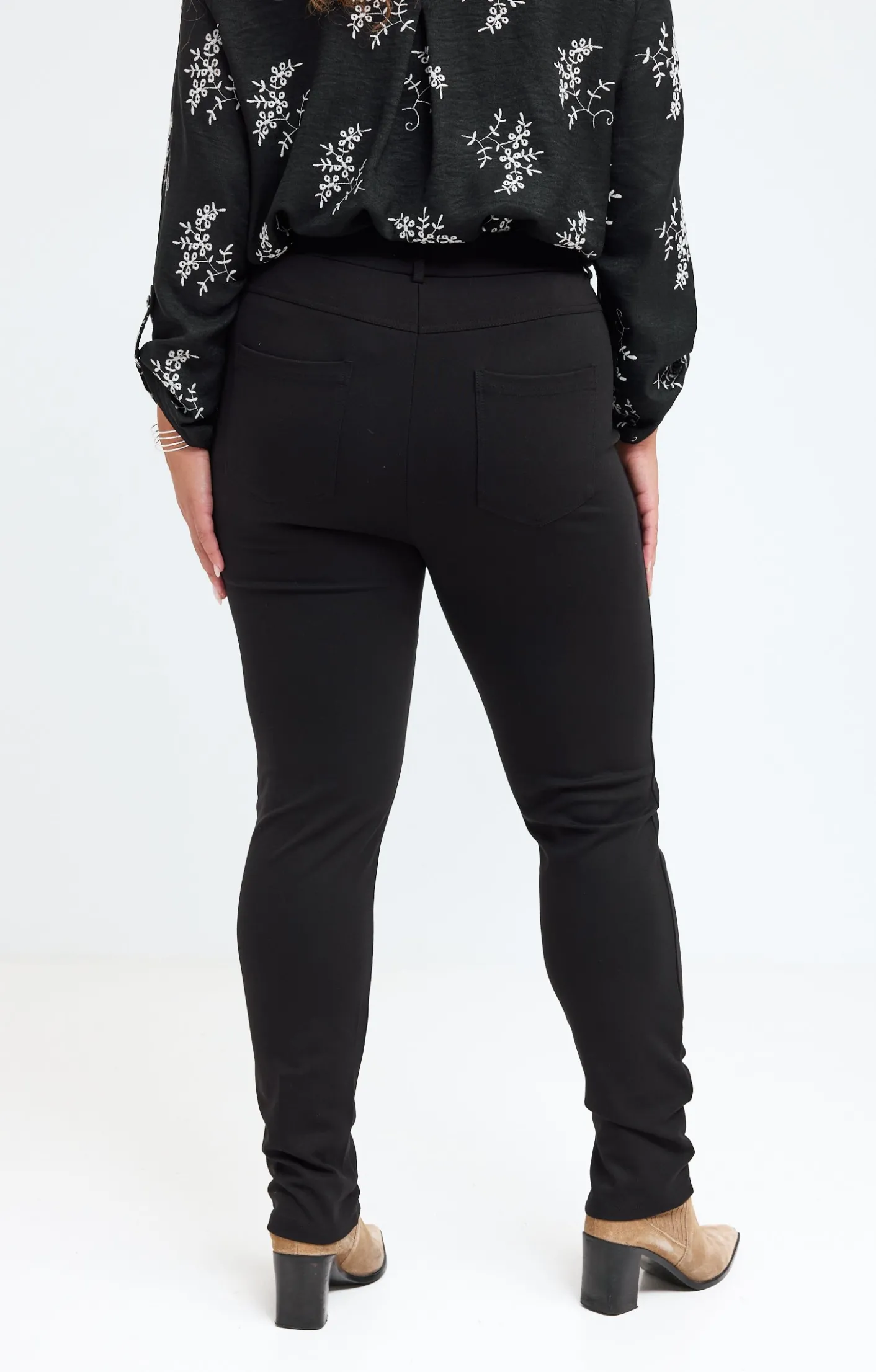 Toscane Boutique Tregging en maille poche décorée| Pantalons