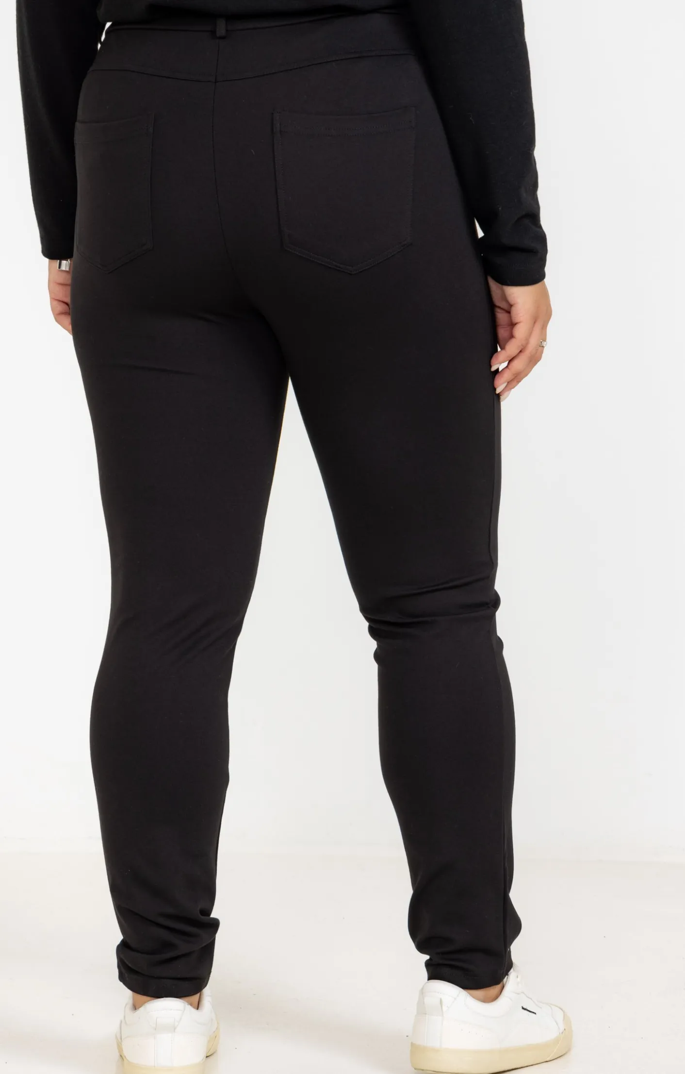 Toscane Boutique Tregging en maille poche décorée| Pantalons