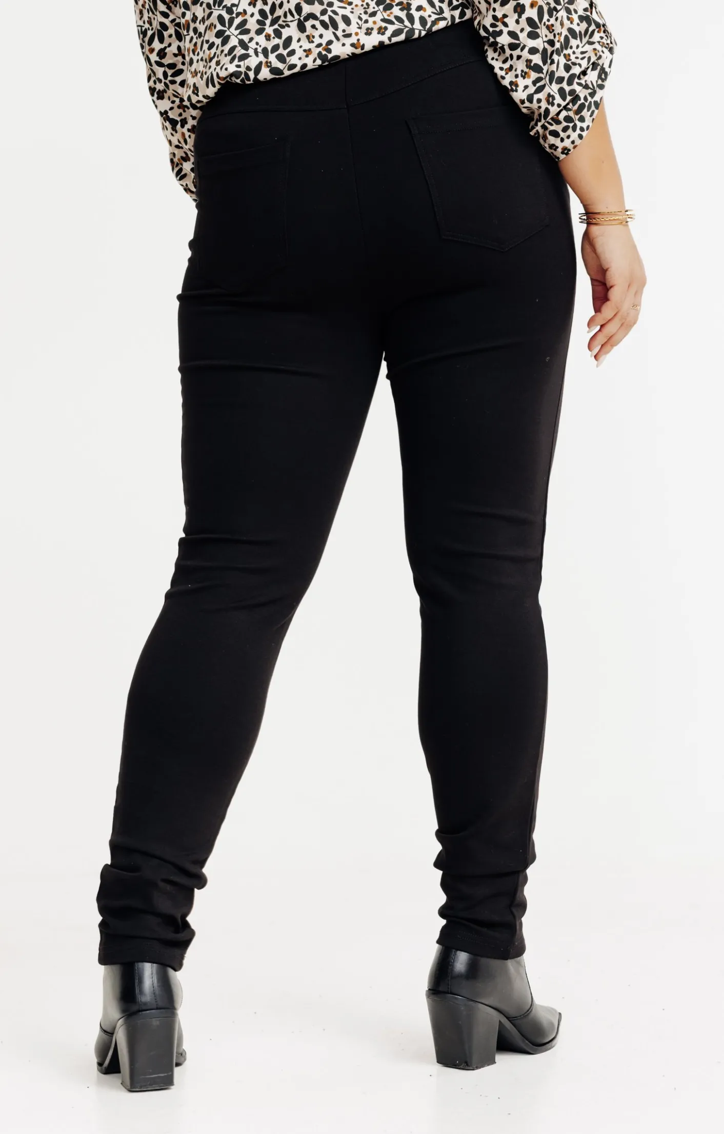 Toscane Boutique Tregging maille à boutons| Pantalons